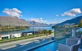 Pure Retreat Lake View